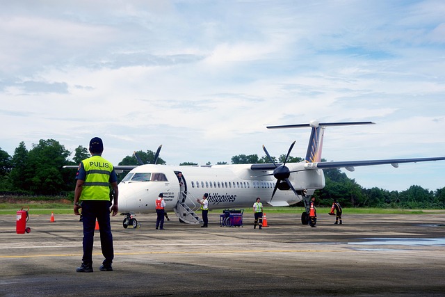 Dash Eight Philippine Airlines at Legaspi